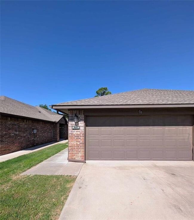 Building Photo - 425 Chalk Hill Ct