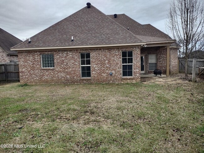 Building Photo - 446 Ash Tree Ln