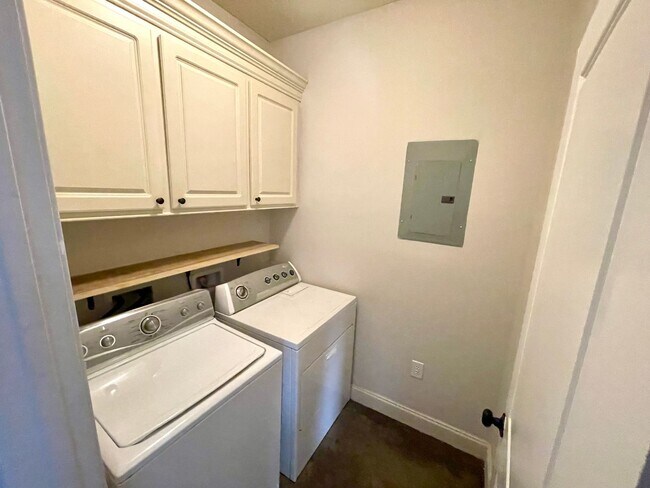 Building Photo - 106 Harvey Cir