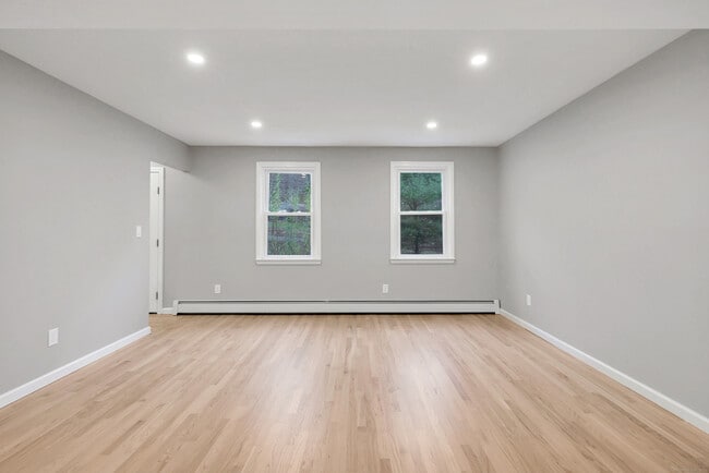 Building Photo - 19 Good Hill Rd