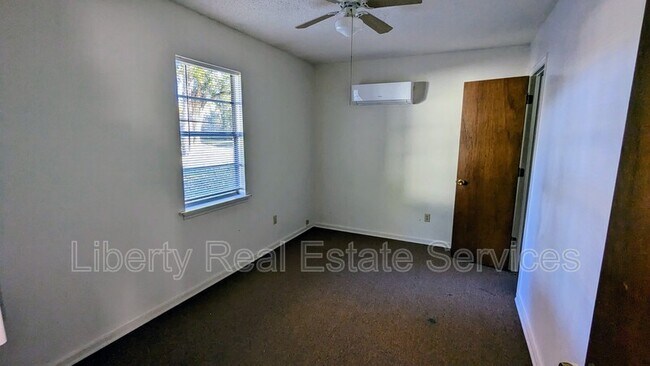 Building Photo - 56 Live Oak Loop NE