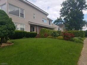 Building Photo - 10-06 1st St