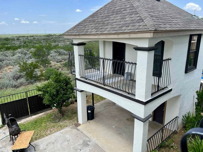 Building Photo - 617 Cowbird Cove Court