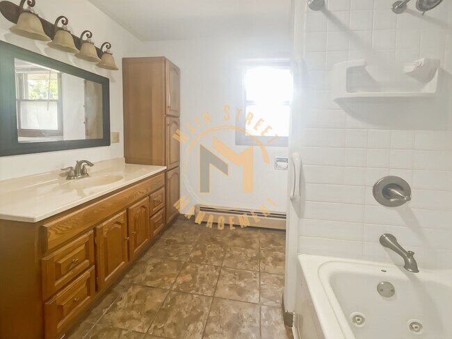 Building Photo - 1110 Lourdes Ave
