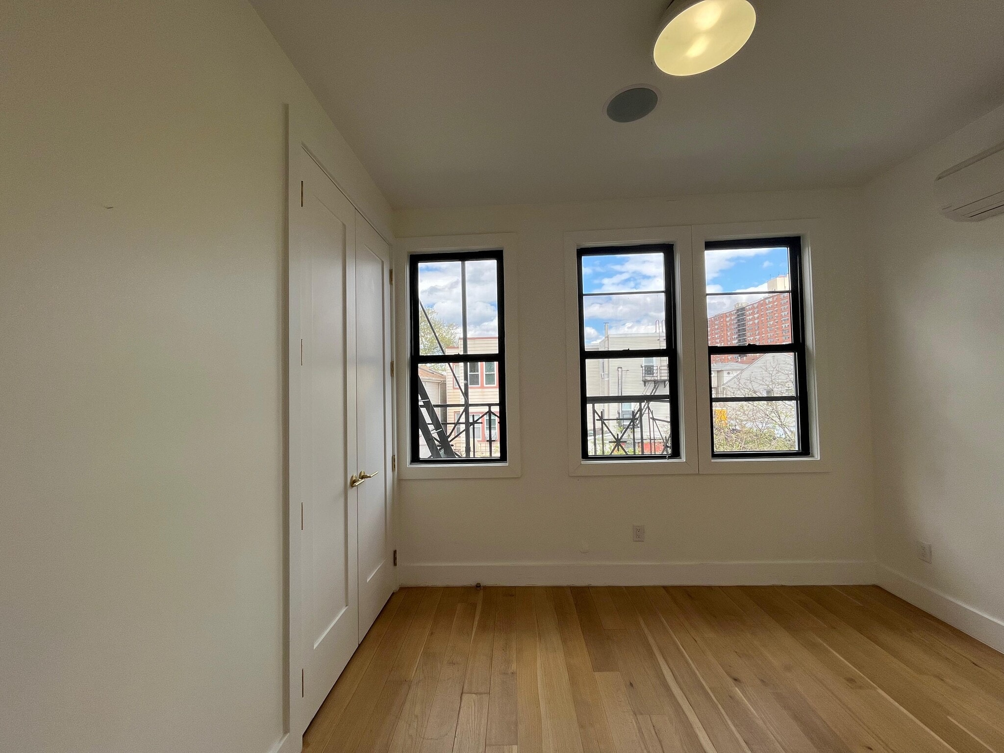 Building Photo - 51 Grace St