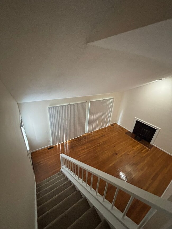 Building Photo - One Month Free **Limited Time**Prime Location