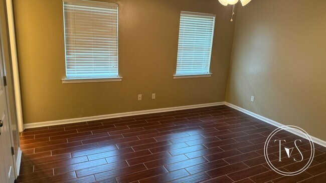 Building Photo - 142 Shayna Dr