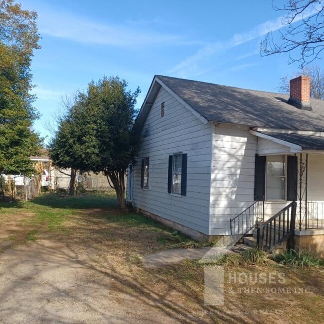 Building Photo - 18 21st St