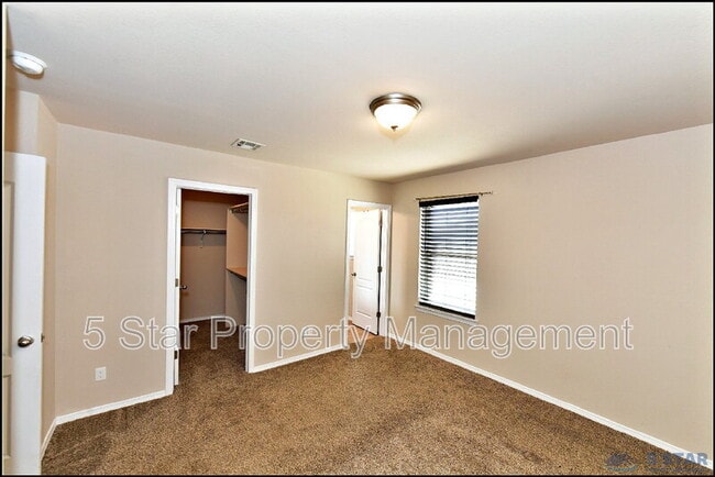 Building Photo - 916 Villa Seca Dr