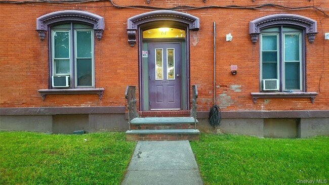 Building Photo - 61 S Hamilton St