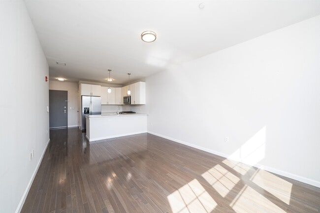 Building Photo - 850 Newark Ave