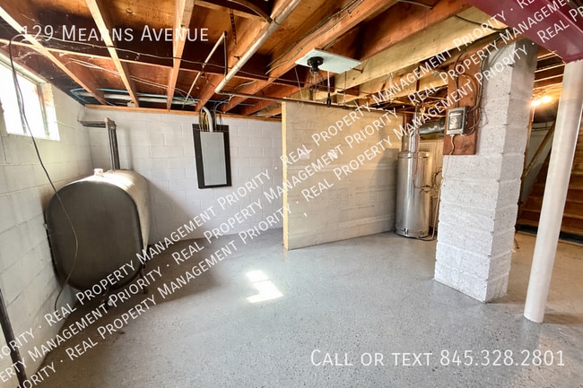Building Photo - 129 Mearns Ave