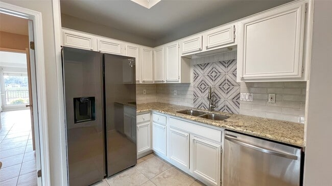 Building Photo - 16130 Seahorse Dr