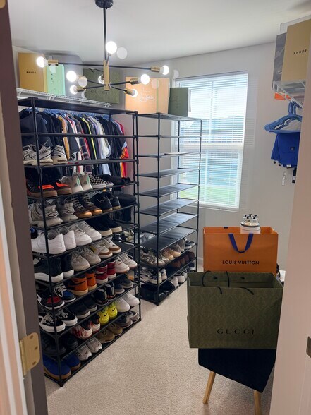 Building Photo - 7269 Statesman Blvd