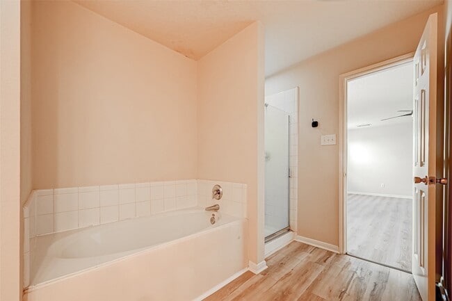 Building Photo - 7218 Fox Cub Ln