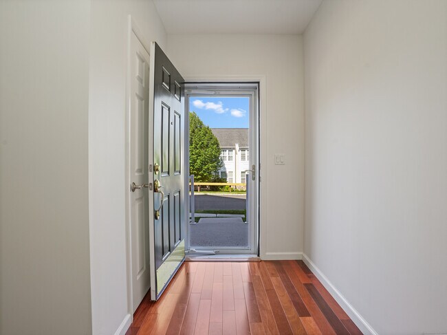 Building Photo - 16 Warrington Round