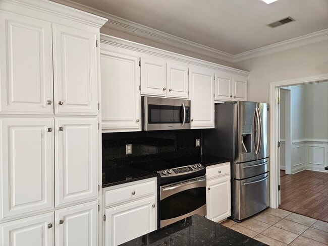 Building Photo - 104 Garden Trail Ln