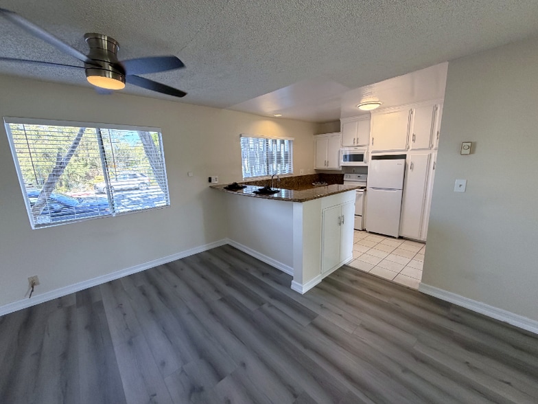 Building Photo - 931 W 19th St