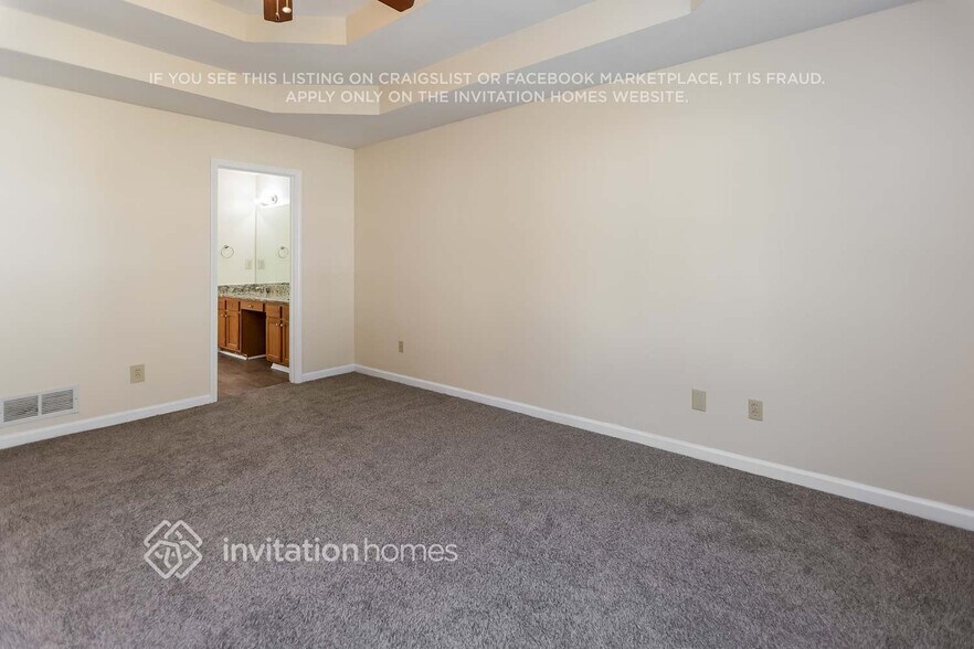 Building Photo - 2708 Waymar Dr SW