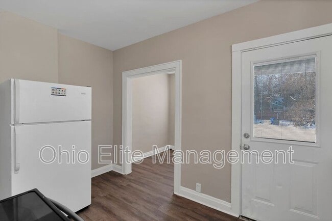 Building Photo - 775 S 17th St