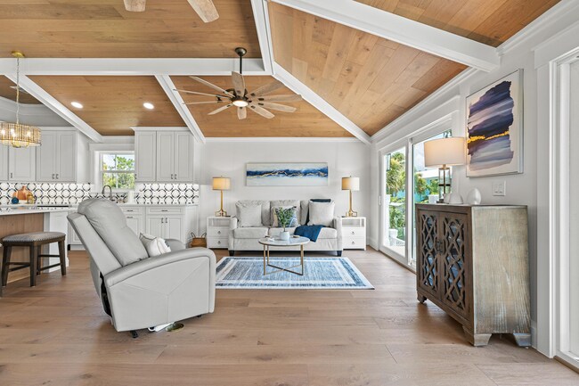 Building Photo - 202 NE 2nd Ave