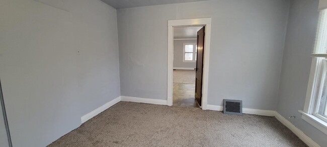 Building Photo - 20 N Willow St