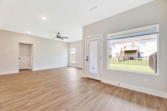 Building Photo - 1121 N Joye St