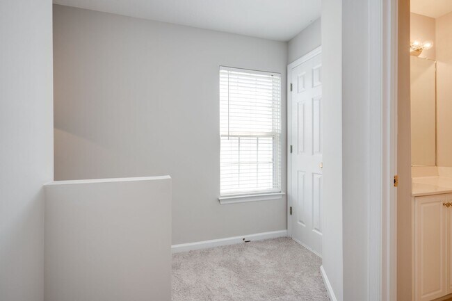 Building Photo - 313 Whitney Pl