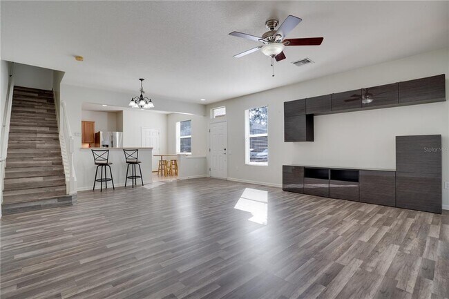 Building Photo - 2219 Snow Flake Pl