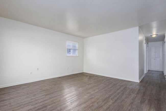 Building Photo - 30061 Hazelwood St