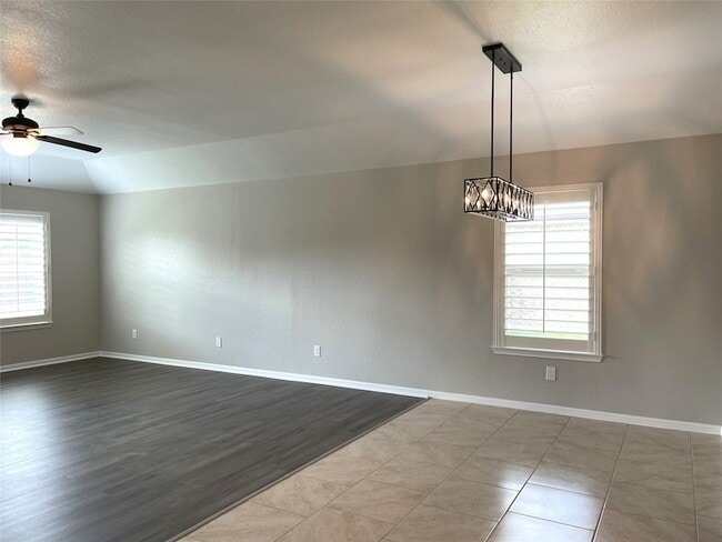 Building Photo - 29127 Innes Park Pl