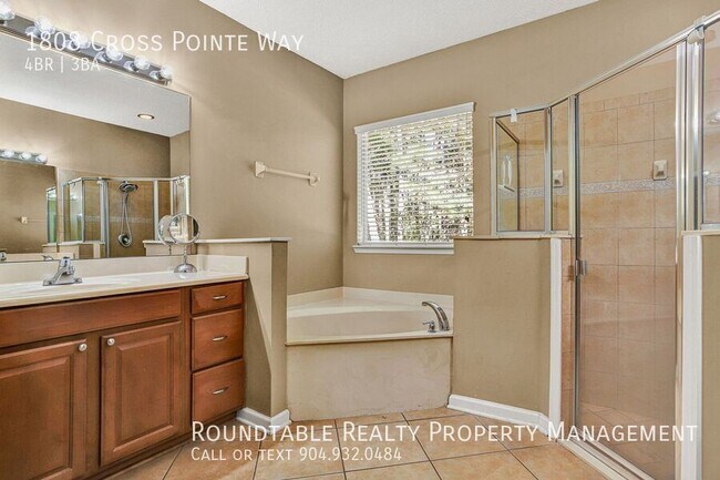 Building Photo - 1808 Cross Pointe Way