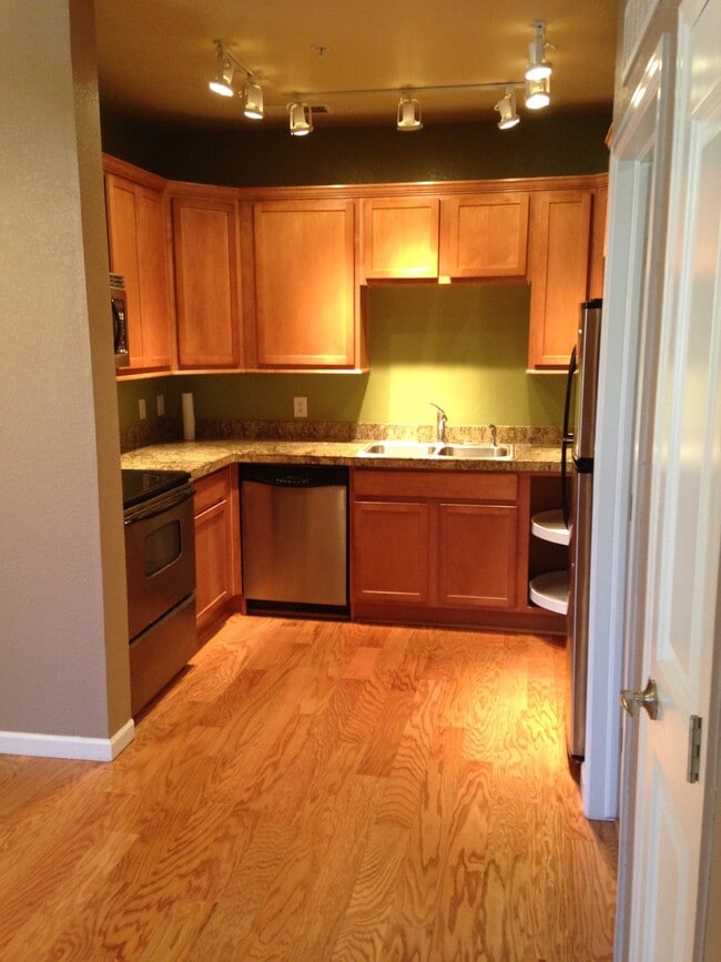 Building Photo - "2-Bed, 2-Bath Condo in The Vallagio – Your Perfect Retreat!"