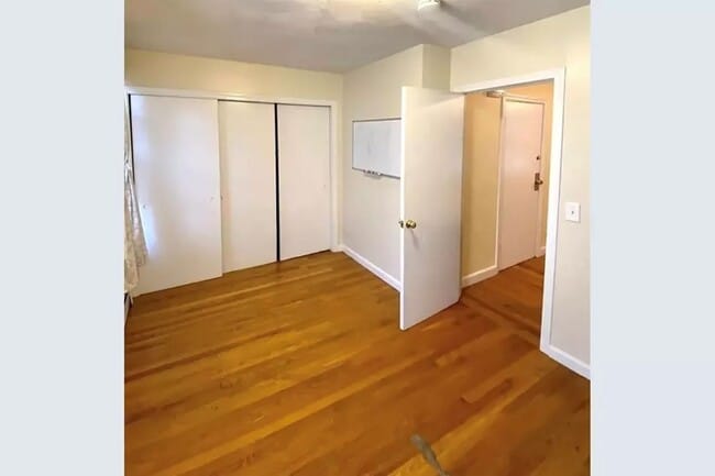 Building Photo - 145 Princeton)