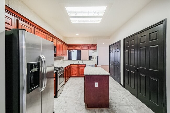 Building Photo - 18422 Cobblestone Dr