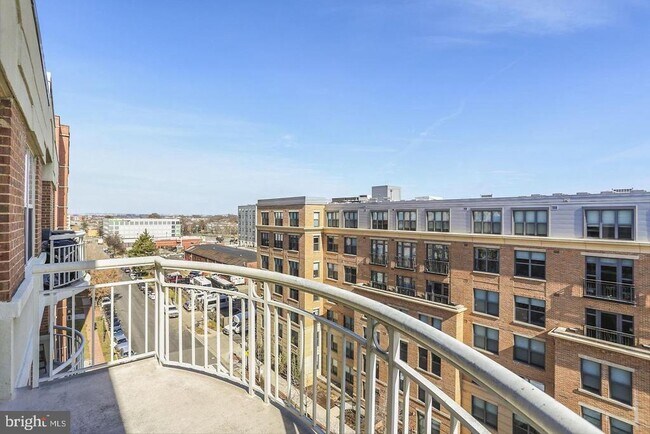 Building Photo - 1200 Braddock Pl