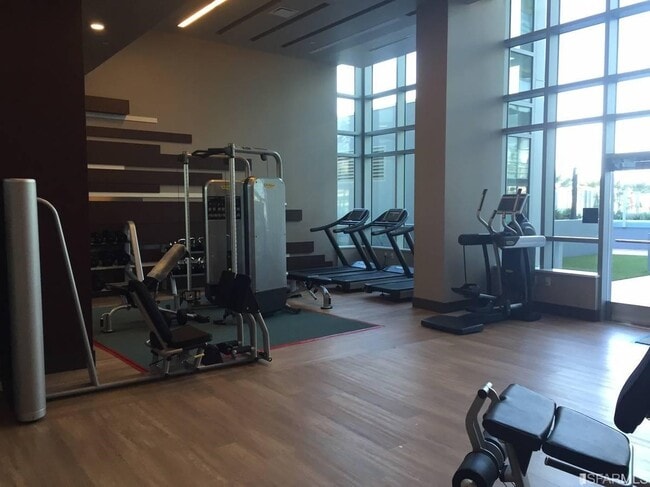 Building Photo - 718 Long Bridge St