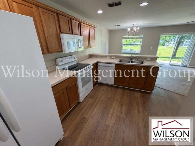 Building Photo - 12664 Somerset Oaks St