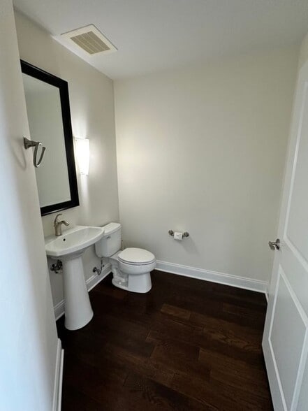 Building Photo - 270 17th St NW