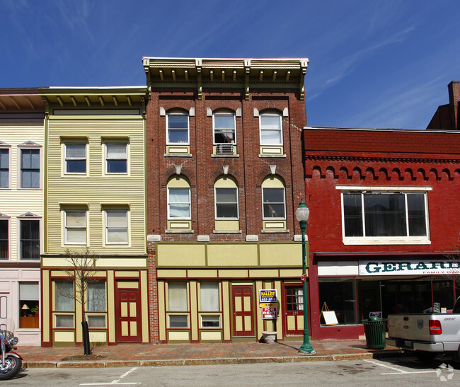 Building Photo - 235 Water St