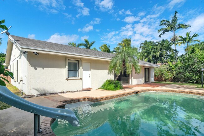 Building Photo - Beautiful home in quiet neighborhood