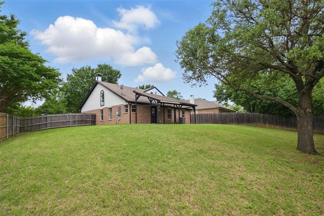 Building Photo - 2305 Basil Dr