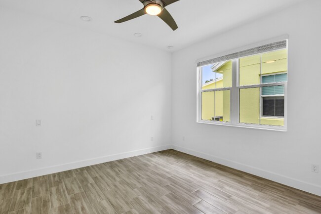 Building Photo - 243 Hang Loose Wy