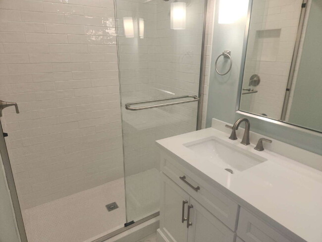 Building Photo - Renovated Two Bedroom Condo on Hilton Head...