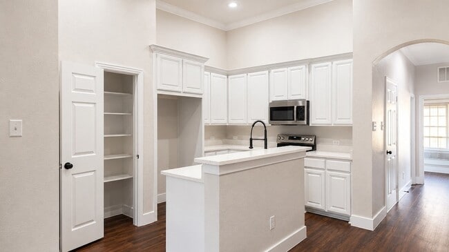 Building Photo - 5691 Orchard Pkwy