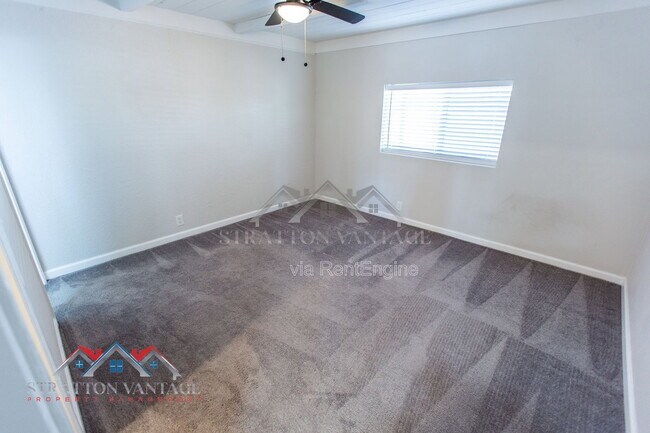 Building Photo - 6415 E Aspen Ave