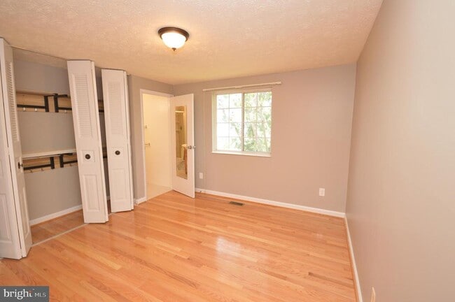 Building Photo - 7011 Vantage Dr