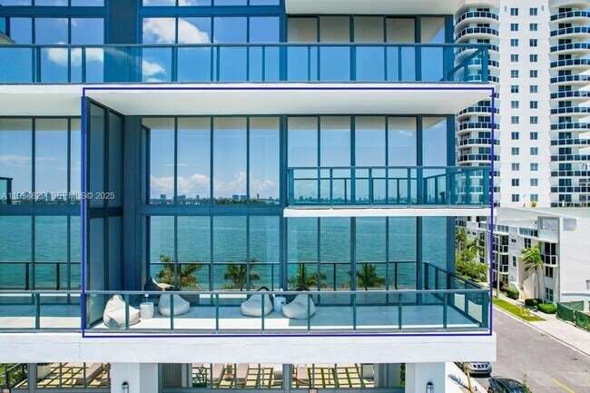 Building Photo - 788 NE 23rd St