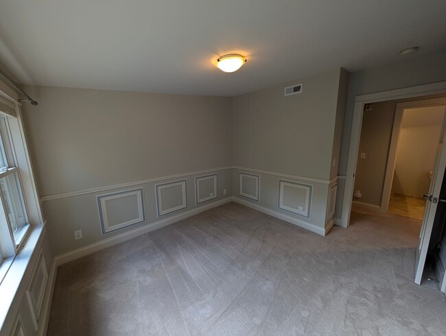 Building Photo - Beautiful 3 Bedroom House right across fro...