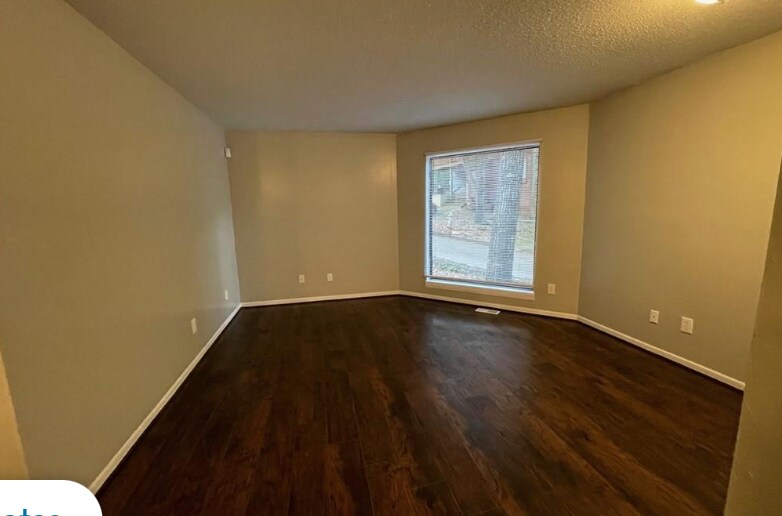 Building Photo - Room in Townhome on Terrace Trail